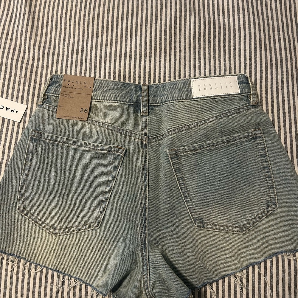 Pacsun Jean Shorts, Size 26 - Picture 2 of 8